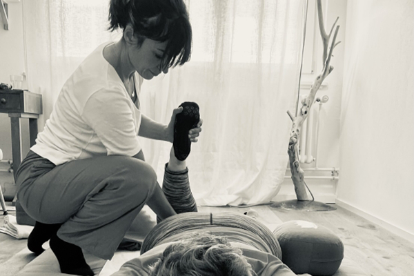 Shiatsu personnalisé : Séances adaptées aux besoins individuels pour soulager les tensions nerveuses et musculaires, les douleurs chroniques et retrouver une liberté intérieure. Shiatsu Bienne Massages relaxants anti-stress : Pour accéder au calme intérieur et réduire le stress. Shiatsu Bienne Cours collectifs : Yoga japonais et traitements à deux pour une prise en charge proactive et créer du lien.